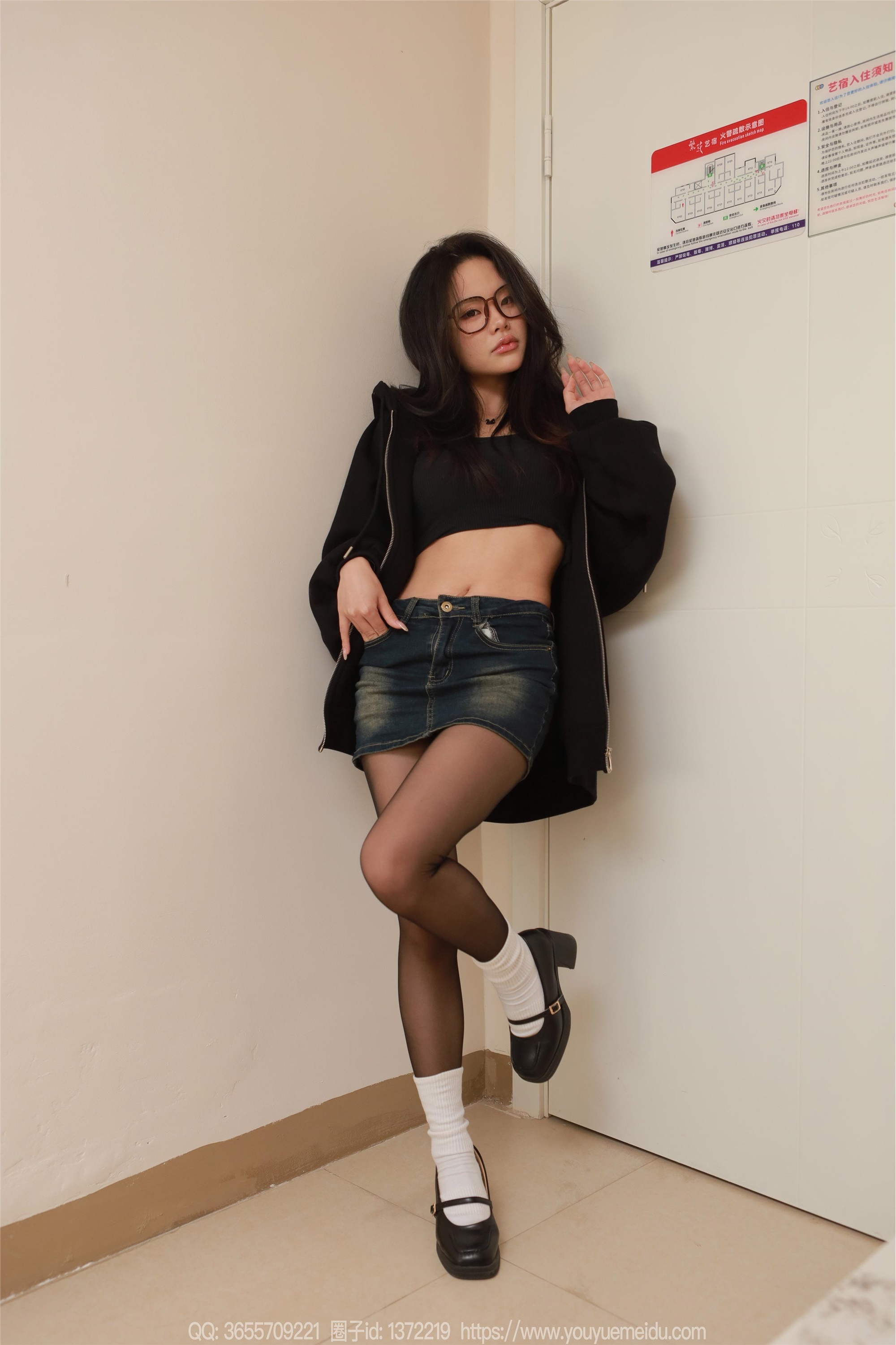 IESS异思趣向  2025.01.26 丝享家 1960 兔兔《黑丝沙发》